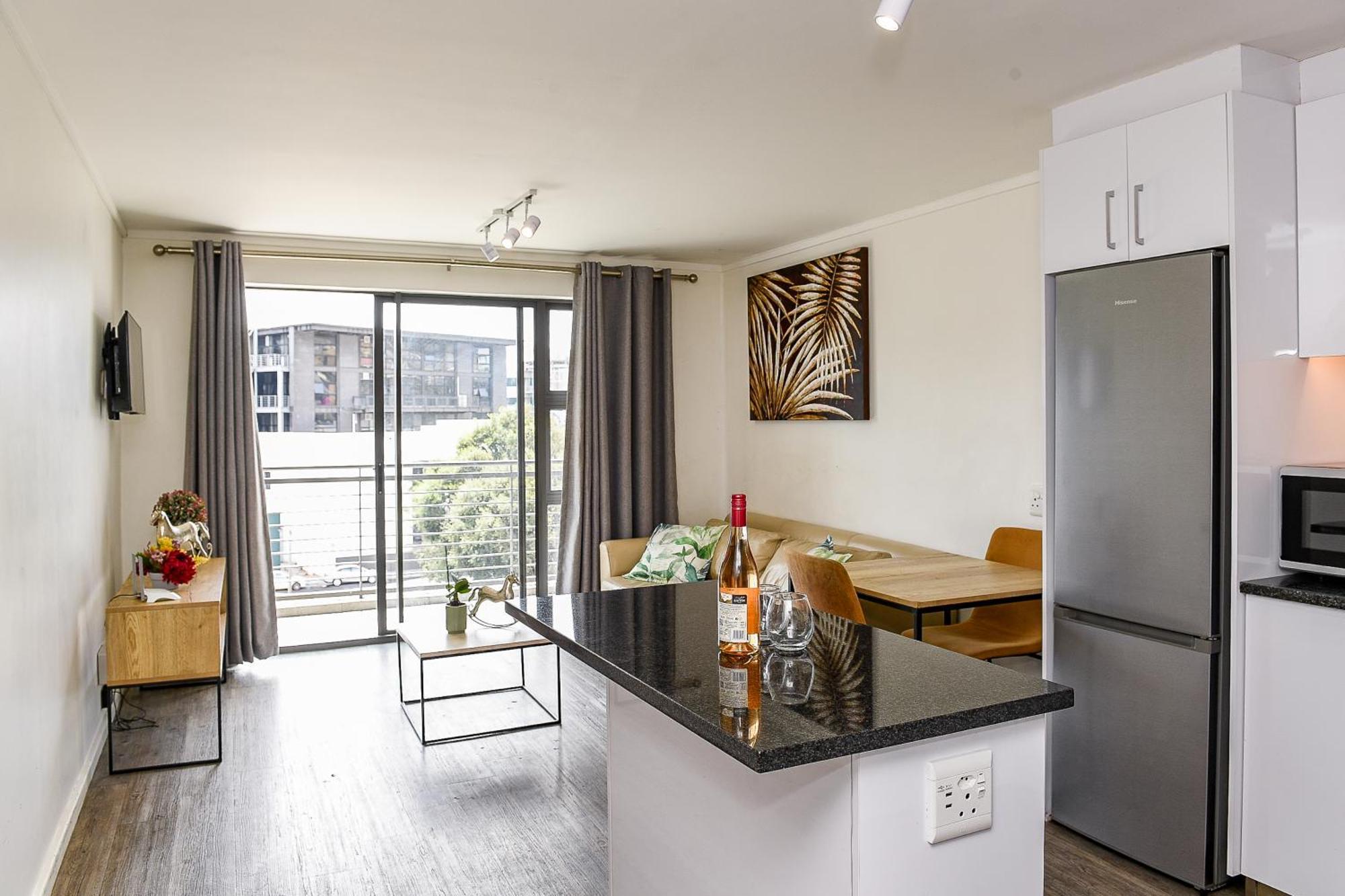 Modern 2 Bedroom Unit In District Six *