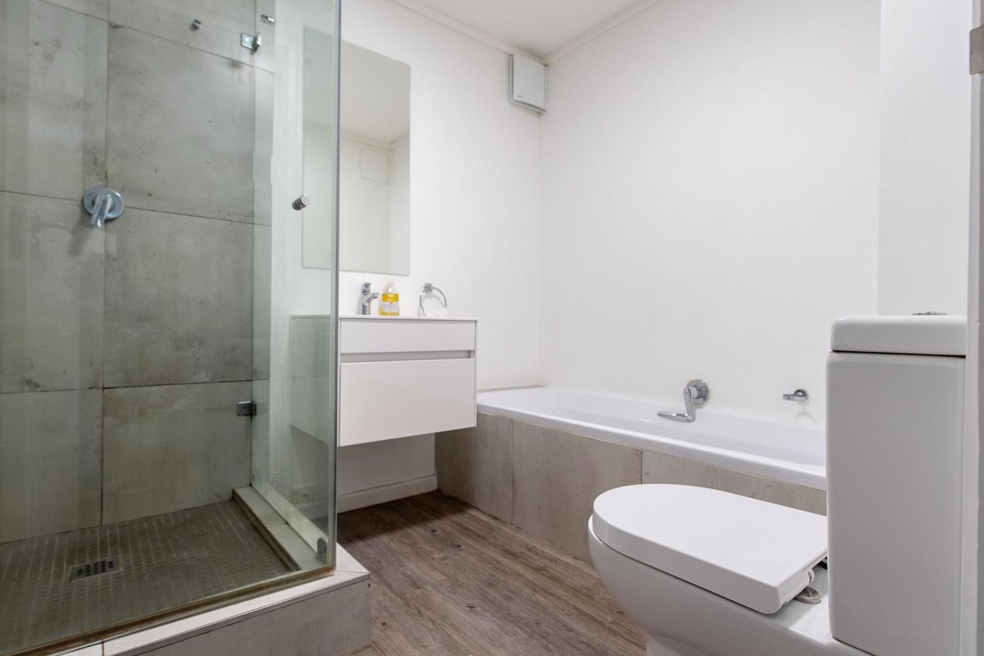 Modern 2 Bedroom Unit In District Six * Le Cap