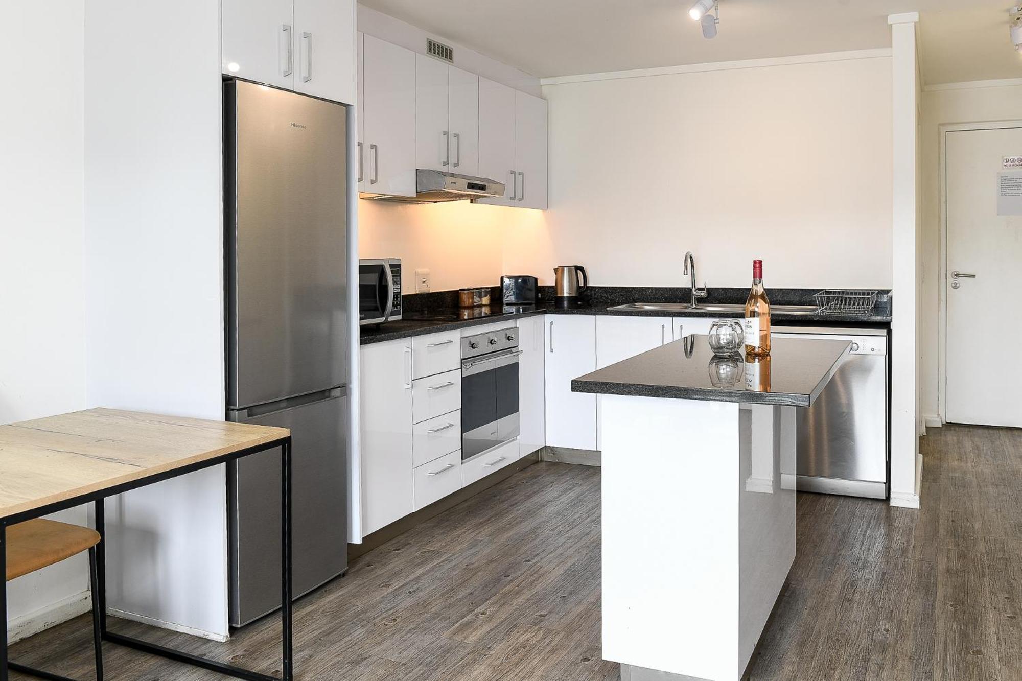 Modern 2 Bedroom Unit In District Six *