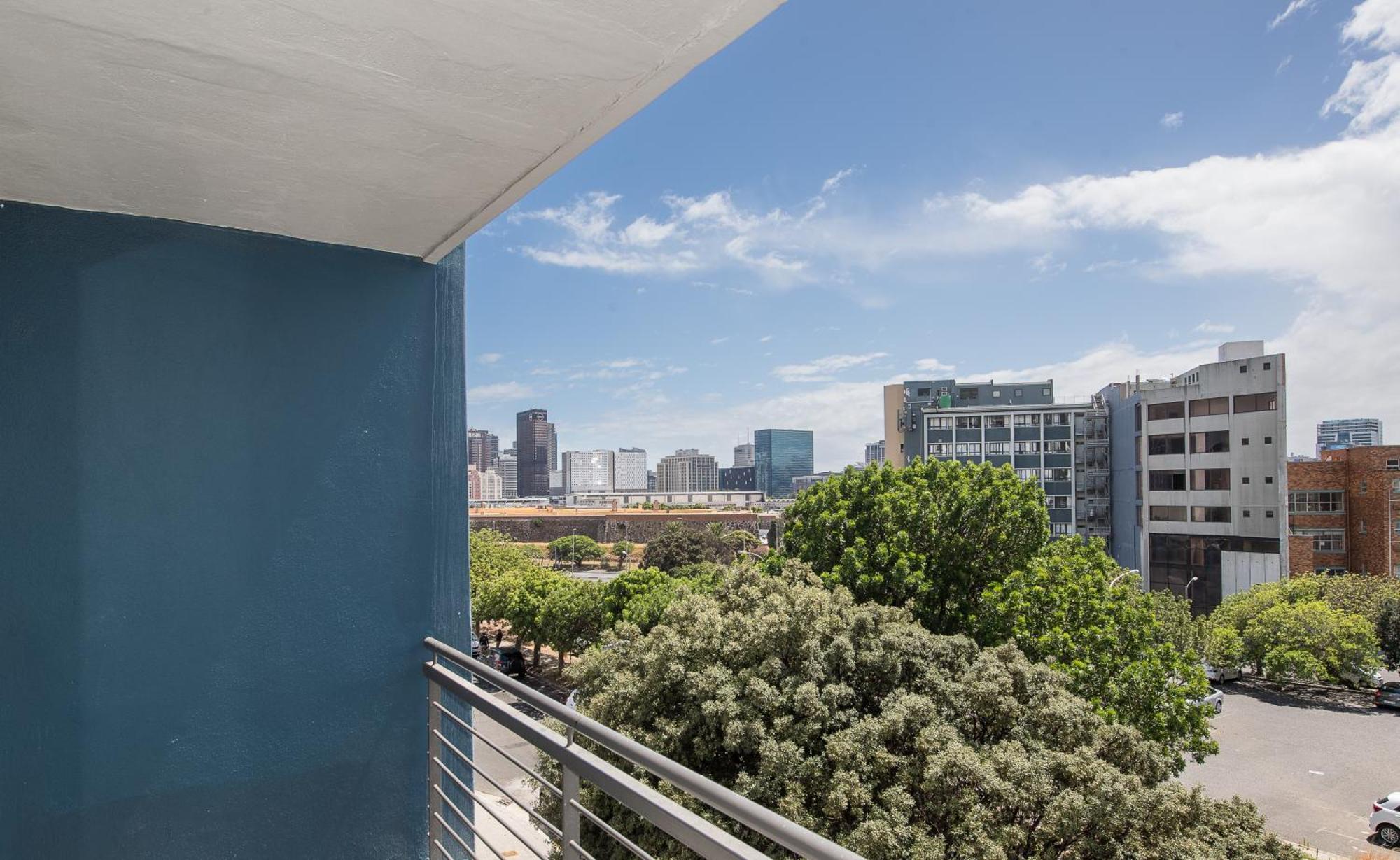 Modern 2 Bedroom Unit In District Six * Le Cap